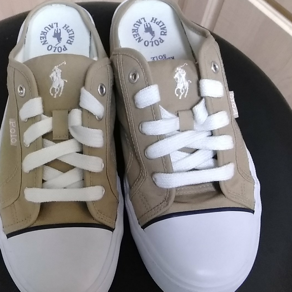 Woman's sneakers..